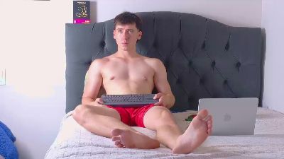 harry_brown2324 live cam on Cam4
