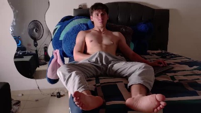 harry_brown2324 live cam on Cam4