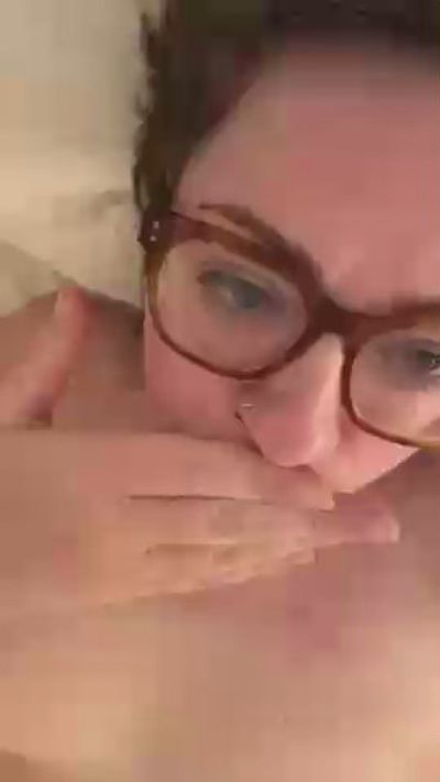 heheellie1 live cam on Cam4