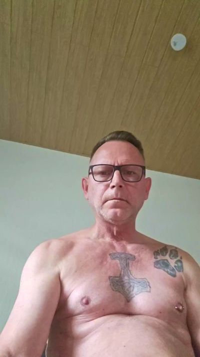 heiko010872 live cam on Cam4