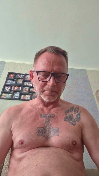 heiko010872 live cam on Cam4