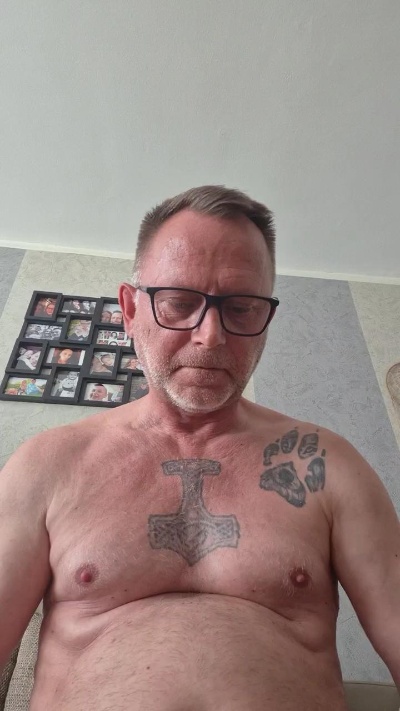 heiko010872 live cam on Cam4