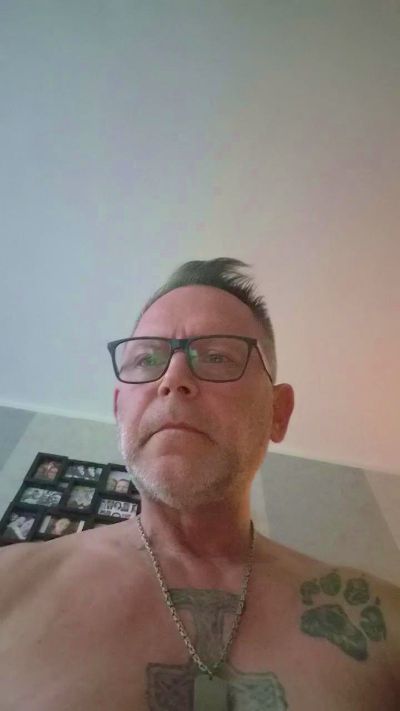 heiko010872 live cam on Cam4