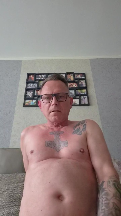 heiko010872 live cam on Cam4