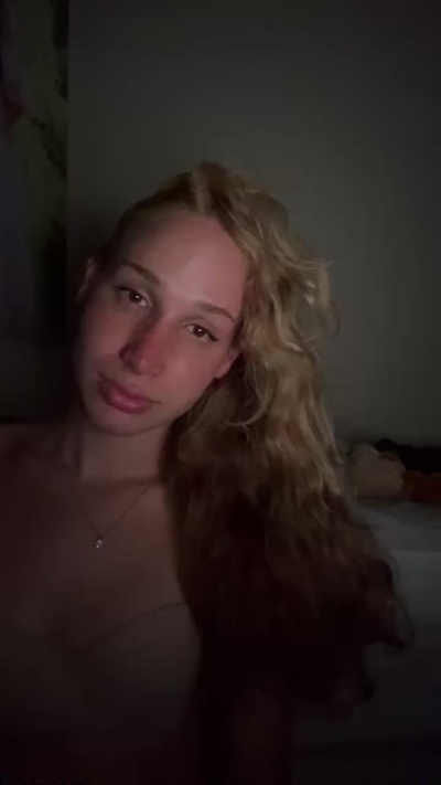 helenawrld live cam on Cam4