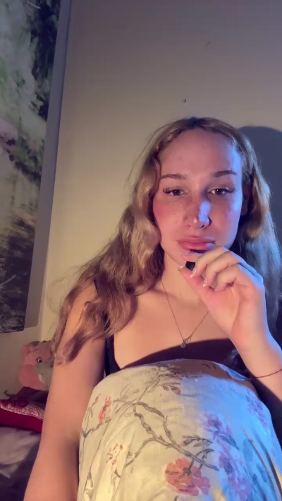 helenawrld live cam on Cam4