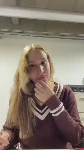 helenawrld live cam on Cam4