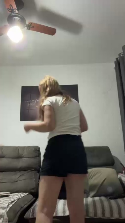 helenawrld live cam on Cam4