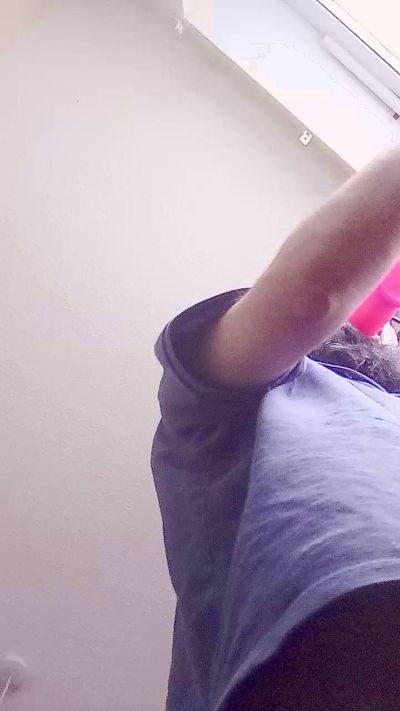 henchy94 live cam on Cam4