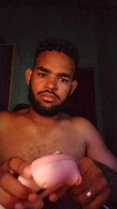 henriique live cam on Cam4