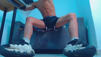 henrrys live cam on Cam4