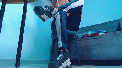 henrrys live cam on Cam4