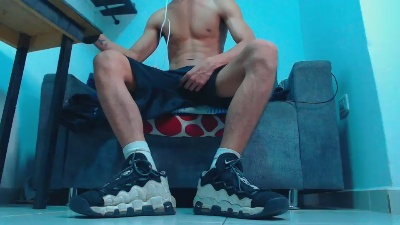 henrrys live cam on Cam4