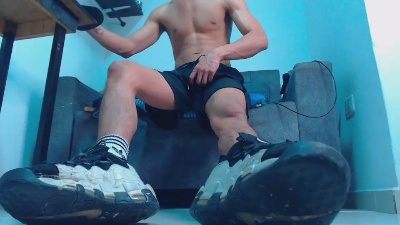 henrrys live cam on Cam4