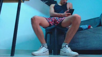 henrrys live cam on Cam4