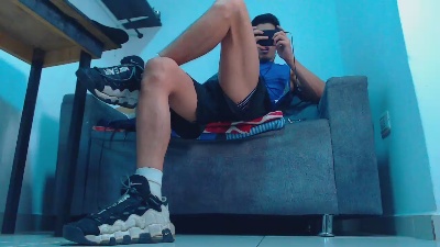 henrrys live cam on Cam4