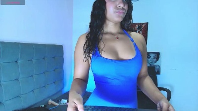 hermione_18 live cam on Cam4