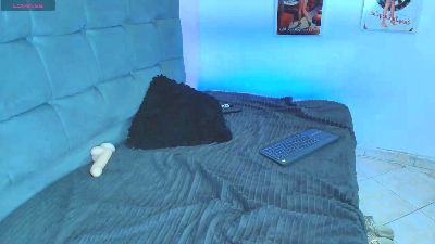 hermione_18 live cam on Cam4