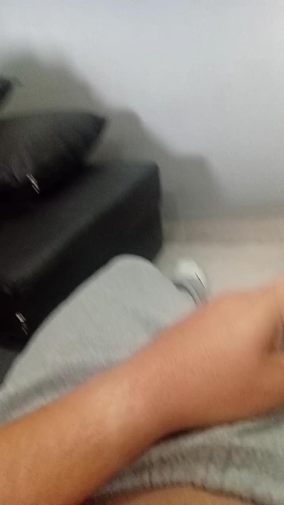 hernan1 live cam on Cam4