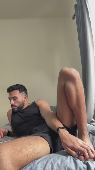 hernanmdz1 live cam on Cam4