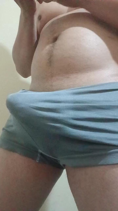 herny_carrillo live cam on Cam4
