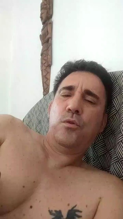 heterokaero1985 live cam on Cam4
