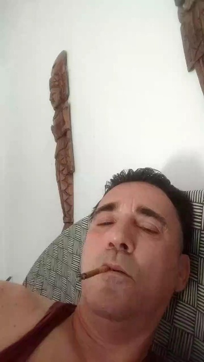 heterokaero1985 live cam on Cam4