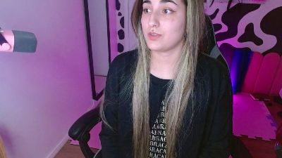 hi_elora live cam on Cam4