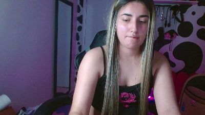 hi_elora live cam on Cam4