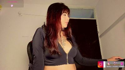 hinatatatto1 live cam on Cam4