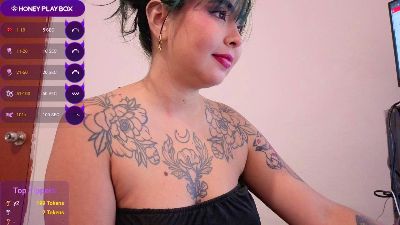 hinatatatto1 live cam on Cam4
