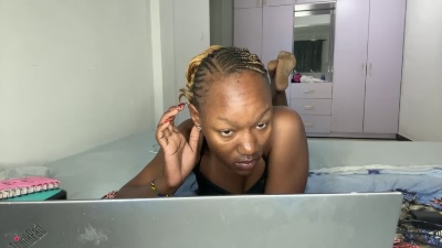 hoelygrail live cam on Cam4