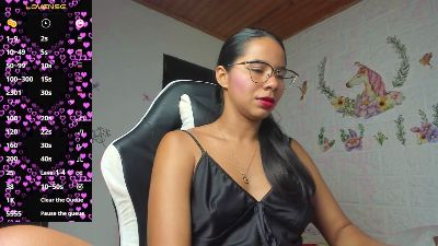 hoffman_alisson live cam on Cam4