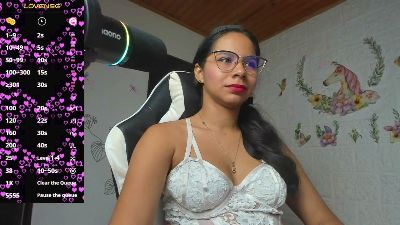 hoffman_alisson live cam on Cam4