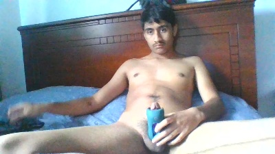 hollo639 live cam on Cam4