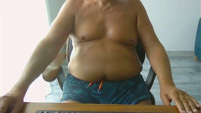 hom40bi live cam on Cam4
