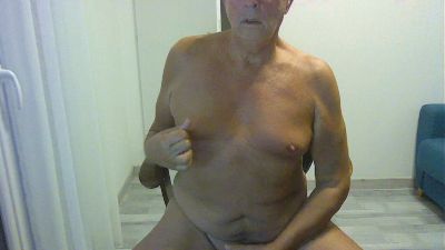 hom40bi live cam on Cam4