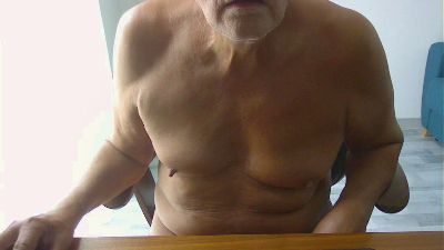 hom40bi live cam on Cam4