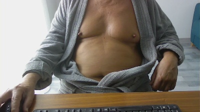 hom40bi live cam on Cam4