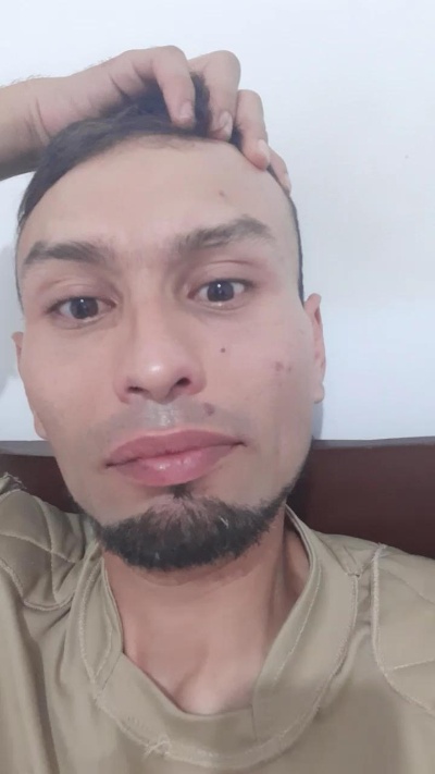 hombrejoven2021 live cam on Cam4