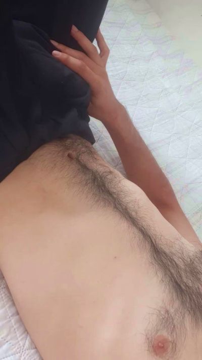 hombrejoven2021 live cam on Cam4