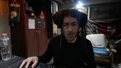 hombrelobo31 live cam on Cam4