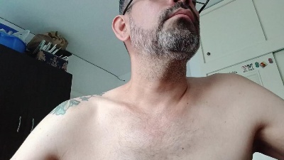 hombrevalluno74 live cam on Cam4
