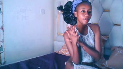 honeynyla live cam on Cam4