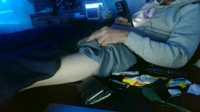 hopebrandon7044 live cam on Cam4