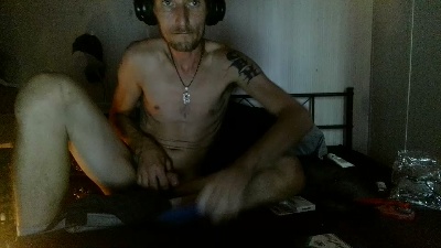 hopebrandon7044 live cam on Cam4