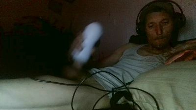 hopebrandon7044 live cam on Cam4