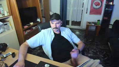 hornyboy327 live cam on Cam4