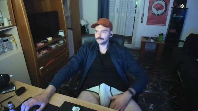 hornyboy327 live cam on Cam4