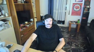 hornyboy327 live cam on Cam4